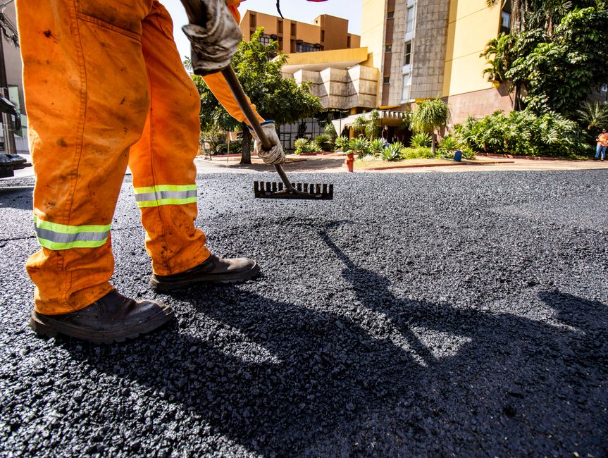 asphalt paving contractor